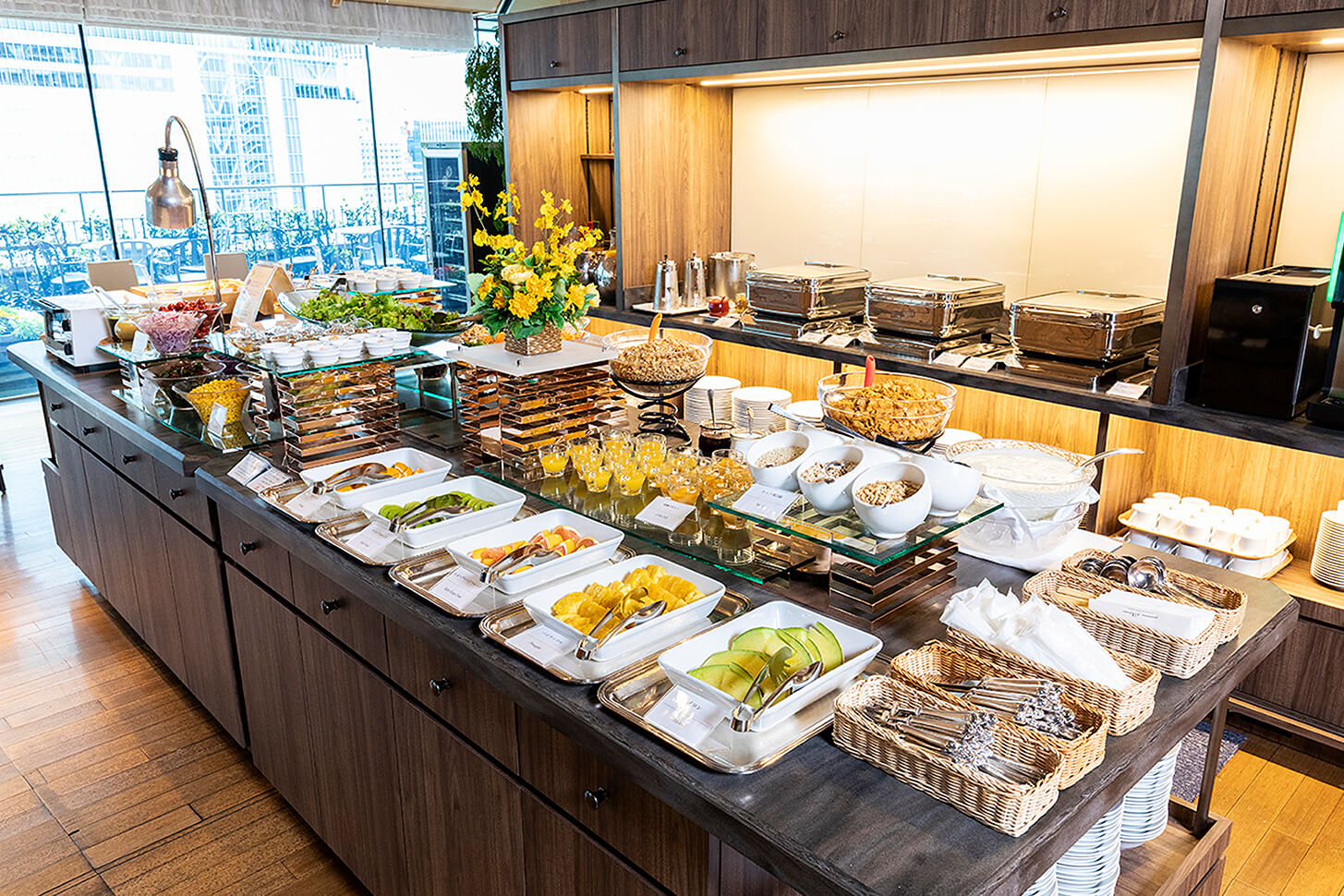 メック・デザイン・インターナショナルは、人と環境にやさしいインテリアデザインをクリエイトいたします。 HOSPITALITY DESIGNおもてなしの空間を心地よく演出